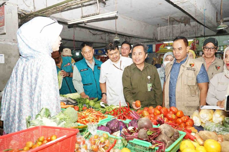 Harga cabai di level Rp65.560 per kg dan beras Rp13.560 per kg