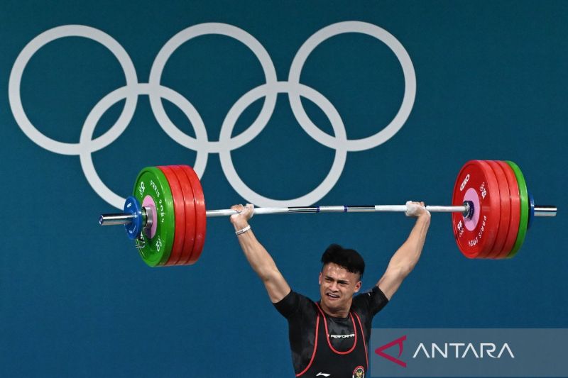 Presiden Jokowi bangga Rizki menjadi lifter pertama RI raih emas di Olimpiade