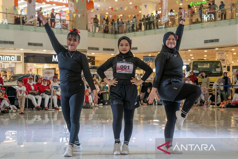 Kompetisi senam aerobik di Palu