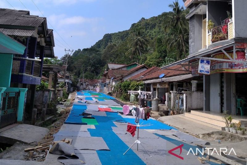 Realisasi jalan beton 1.000 km di Cianjur sudah 77 persen