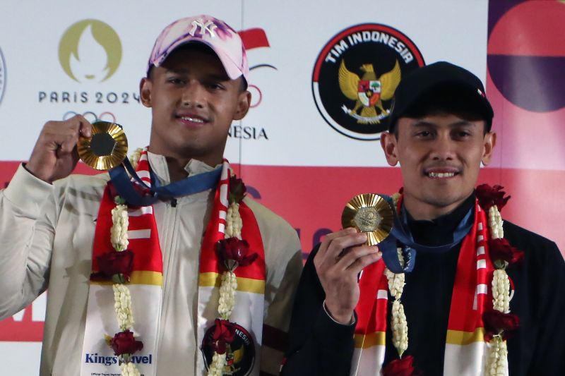 Presiden Jokowi terima kunjungan olimpian berprestasi di halaman Istana