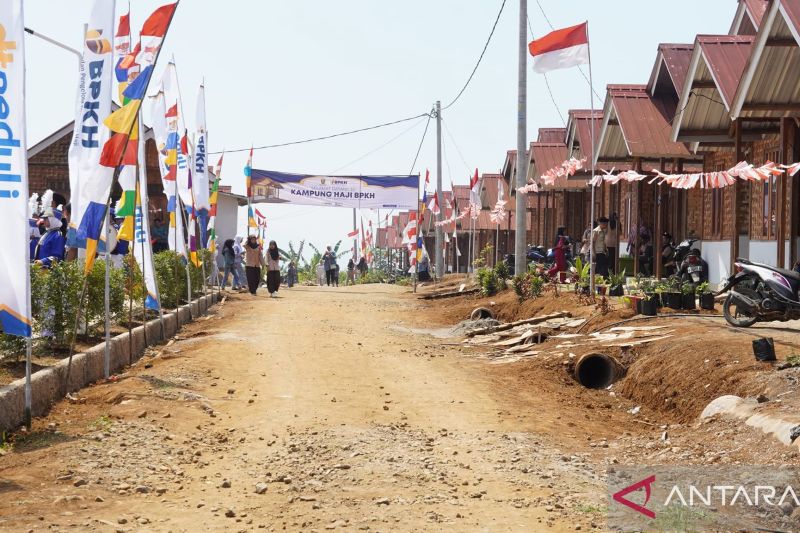 BPKH serahkan seratusan hunian tetap untuk penyintas pergerakan tanah di Sukabumi