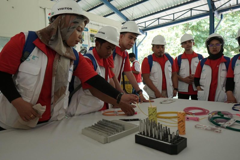 Relawan Bakti BUMN Batch VI berkunjung ke pabrik bahan peledak DAHANA di Subang