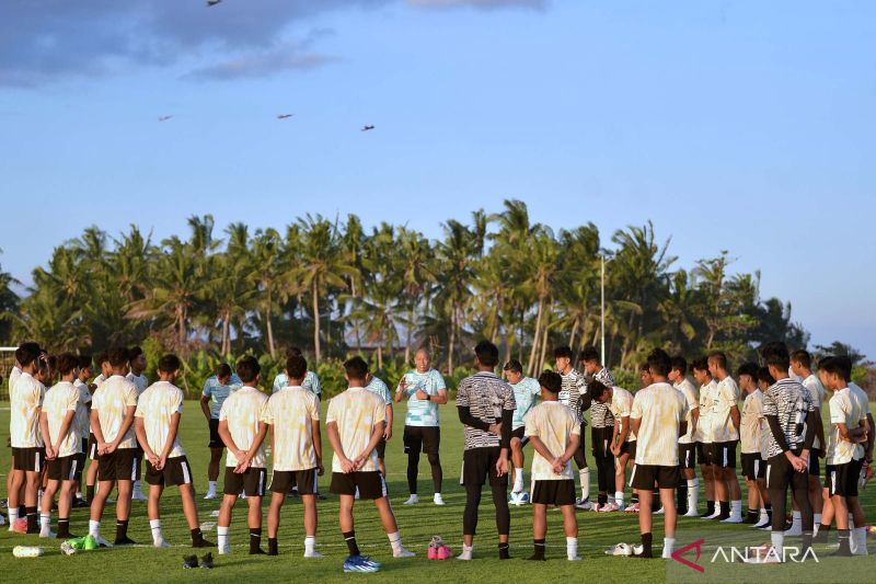 Timnas Indonesia U-17 latihan untuk persiapan uji coba lawan India