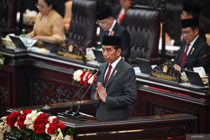 Spektrum - Permintaan maaf Jokowi-Ma'ruf di tengah torehan prestasi