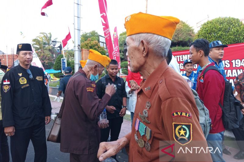 Pj Wali Kota Cirebon mengajak masyarakat teladani semangat veteran