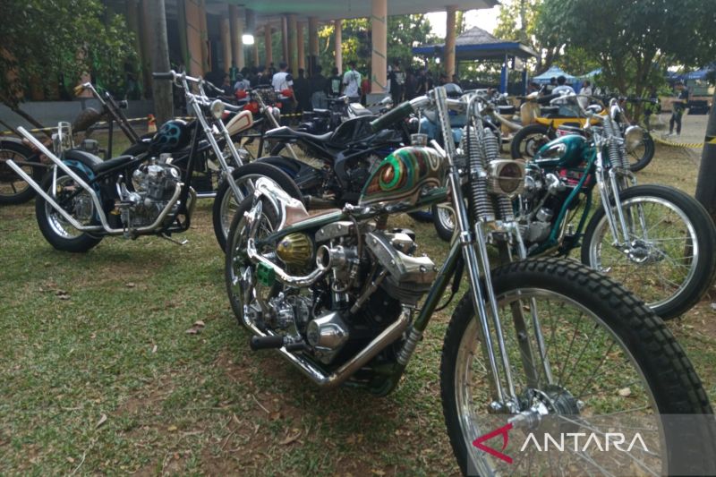 Komunitas Cirebon gelar pameran otomotif kustom peringati HUT Ke-79 Indonesia