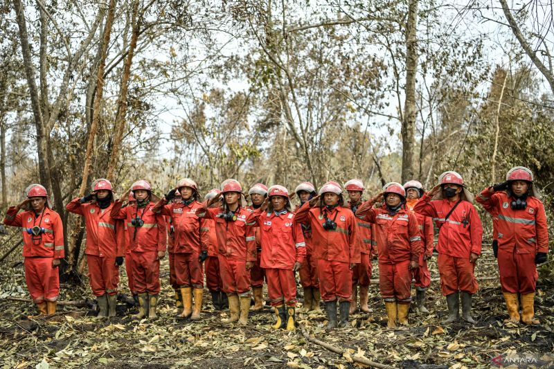 Manggala Agni upacara HUT RI ke-79 di lokasi kebakaran lahan gambut Lempuing