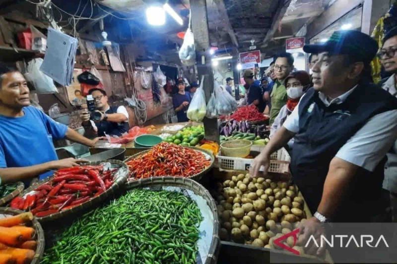 Harga cabai rawit turun menjadi Rp59.870 per kg dan beras stabil