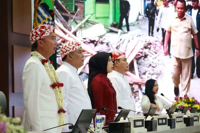 Pj Gubernur sampaikan capaian pembangunan di paripurna HUT Ke-79 Jabar