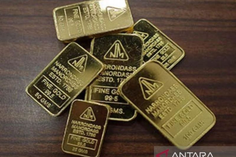 Harga emas Antam Kamis pagi turun Rp2.000 menjadi Rp1,409 juta per gram