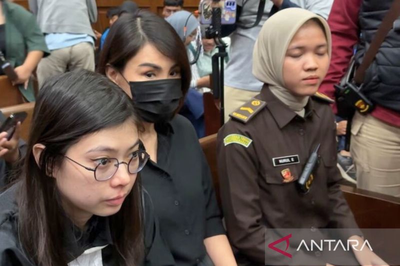 Hukum kemarin, sidang Helena Lim sampai Azizah Salsa lapor Polri