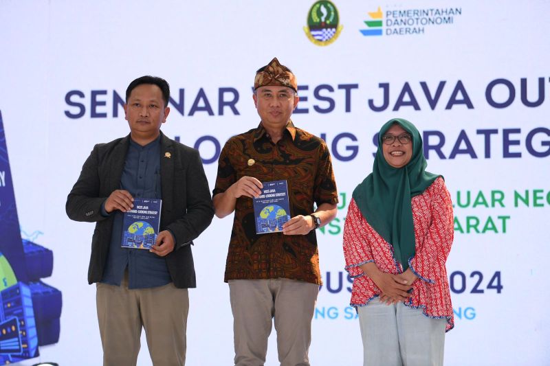 Buku West Java Outward Looking Strategy jadi panduan kerja sama Jabar