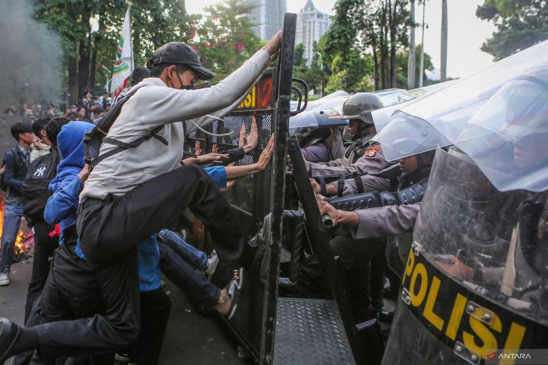 Politik kemarin, RUU Pilkada Batal hingga Megawati singgung Anies