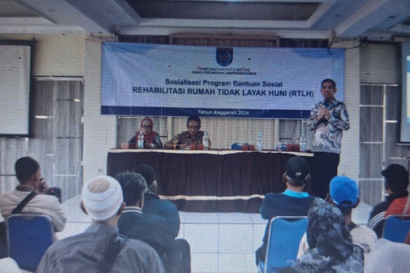 Kejari Depok memastikan program RTLH berjalan sesuai aturan hukum