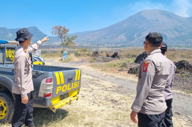 Jalur pendakian Gunung Guntur di Garut kembali dibuka