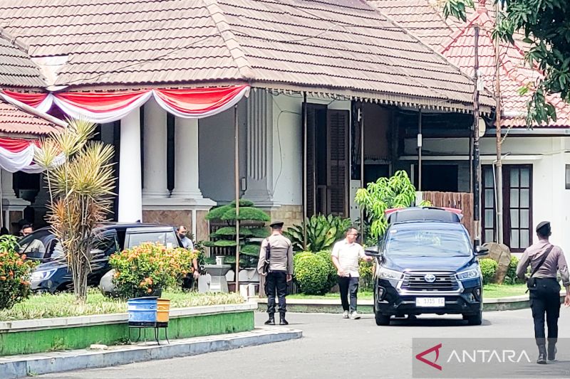 Hukum kemarin, Anwar Usman ajukan banding-KPK geledah Bupati Situbondo