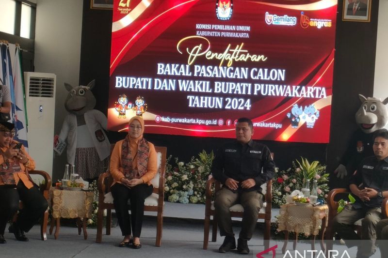 Anne Ratna Mustika dan Budi Hermawan daftar ke KPU Purwakarta