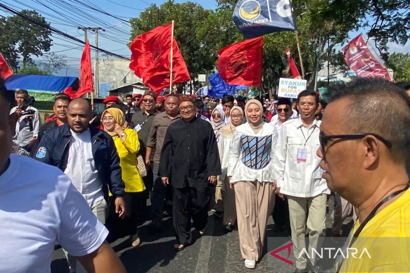 KPU Garut terima pendaftar pasangan calon Syakur-Putri