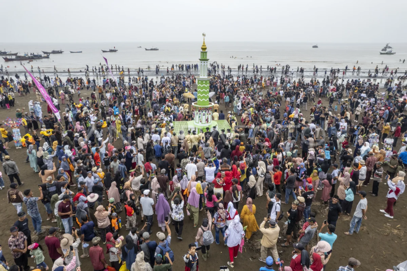 Puncak tradisi mandi safar di Jambi