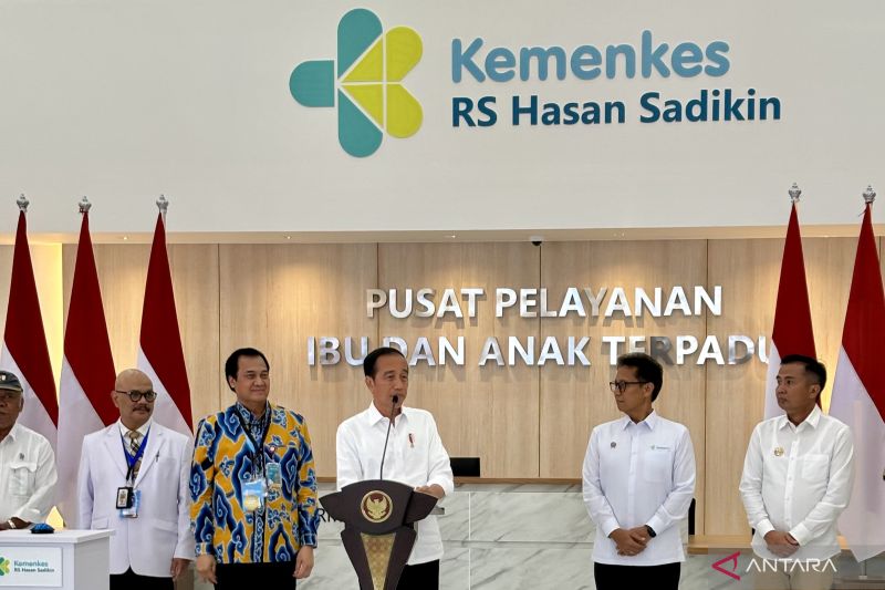 Presiden resmikan Gedung Pelayanan Kesehatan Ibu dan Anak RSHS di Bandung