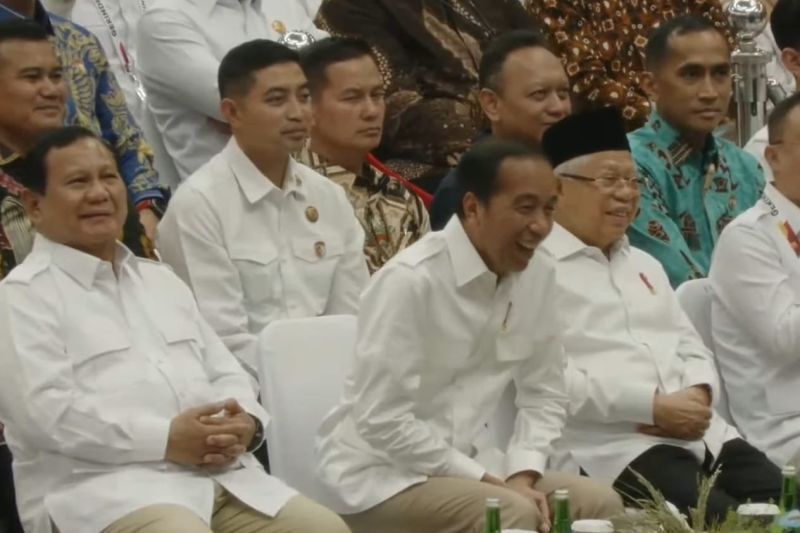 Presiden Jokowi tersenyum hingga tertawa lepas saat hadiri Apel Akbar Kader Gerindra