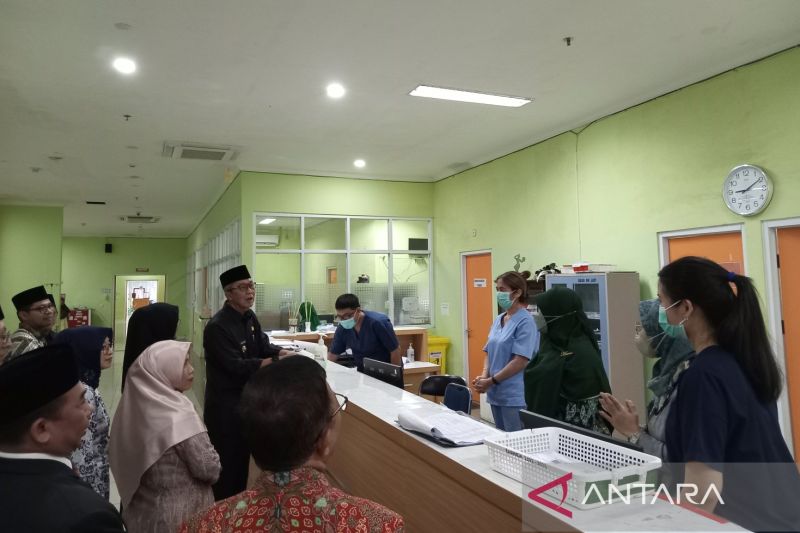 Pemkot Cirebon memprioritaskan rekrut dokter spesialis di RSD Gunung Jati