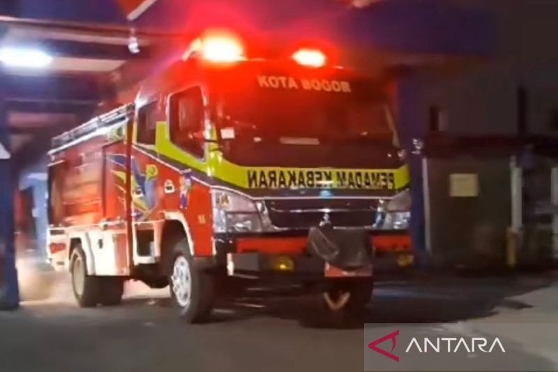 DPKP Kota Bogor kerahkan tujuh unit padamkan rumah warga terbakar