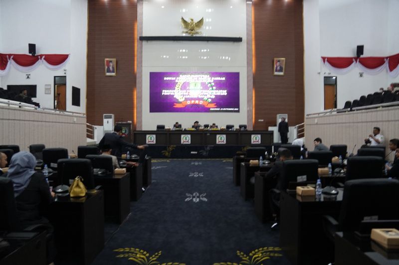 DPRD Karawang angkat 4 legislator jadi pimpinan