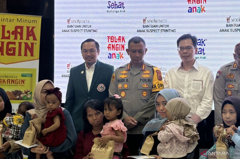 Polrestabes Bandung berikan bantuan kepada 100 keluarga atasi stunting