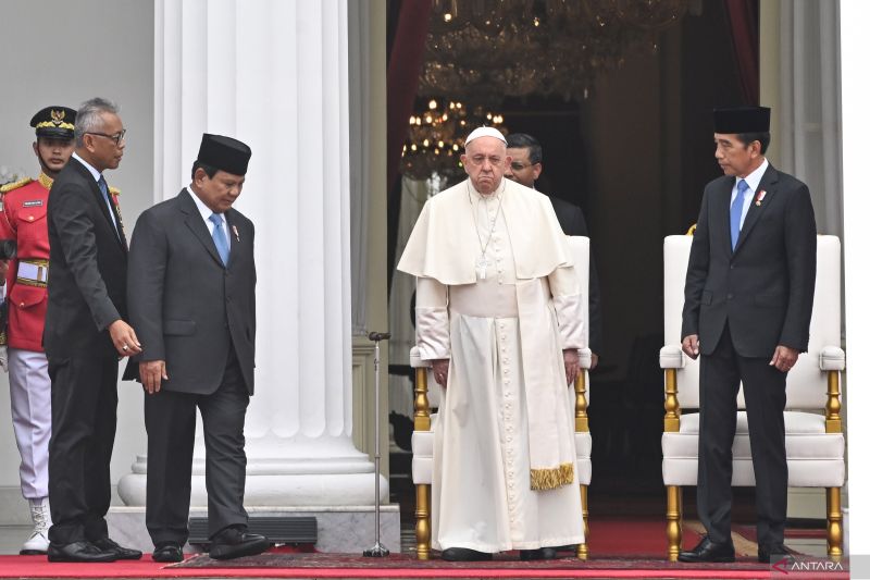 Politik kemarin, Jokowi-Paus Fransiskus sampai angkatan siber