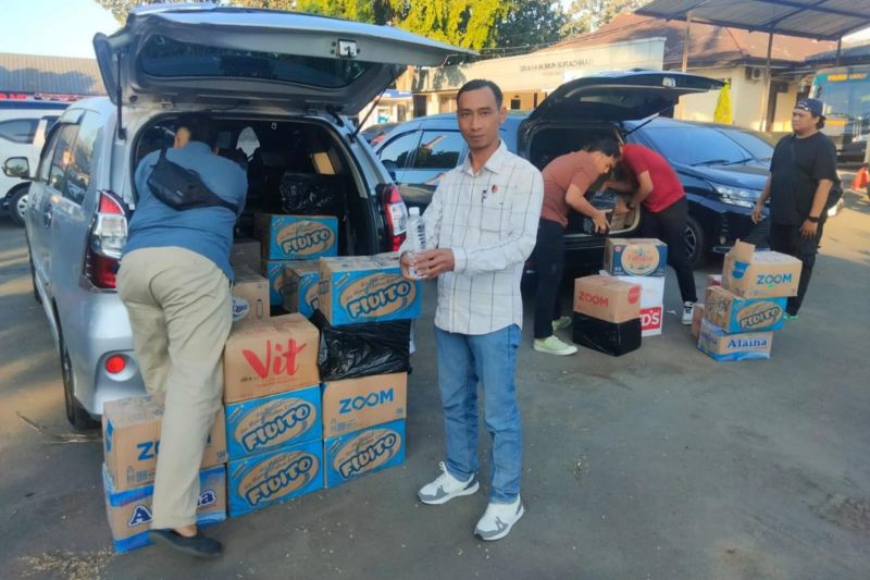 Polres Garut gagalkan peredaran ribuan botol minuman keras oplosan