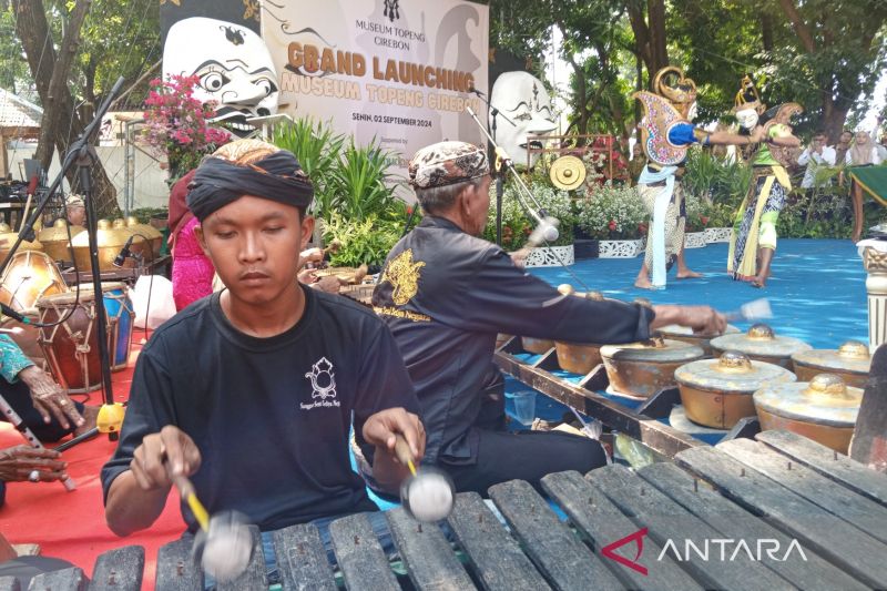 Kota Cirebon beri apresiasi khusus bagi seniman Wayang Wong