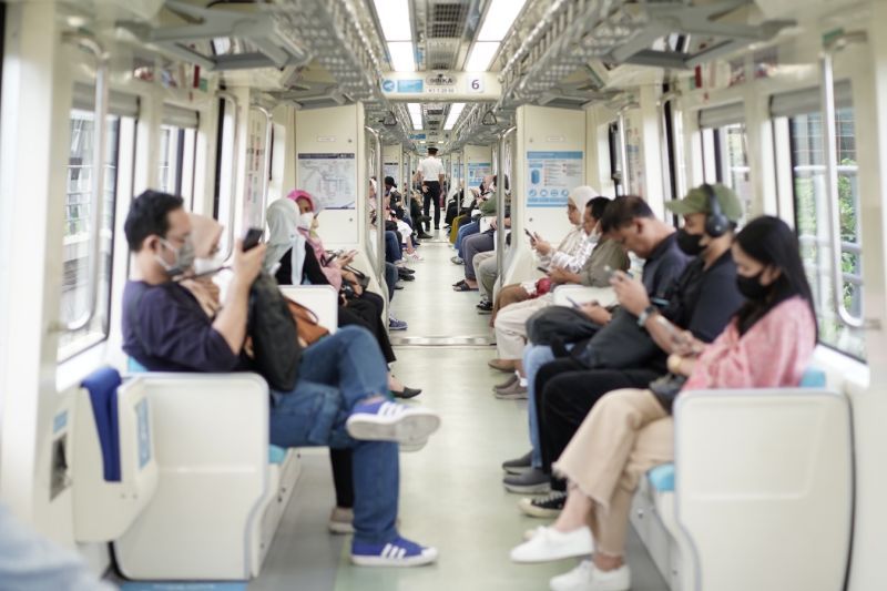 KAI memperpanjang jam operasional dan tambah perjalanan LRT Jabodebek