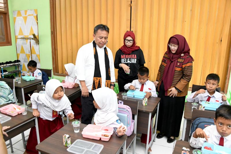 Pemprov Jabar uji coba program makanan bergizi pada 400 siswa SD di Sumedang