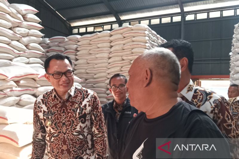 Pemkab Cirebon pastikan stok beras mencukupi hingga akhir 2024