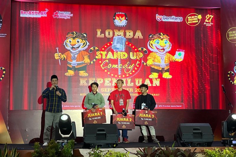 KPU menggelar Stand Up Comedy Kepemiluan di kota/kabupaten usai Jabar