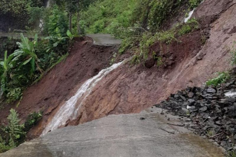 BPBD Garut persiapkan jalan darurat untuk masyarakat terdampak longsor