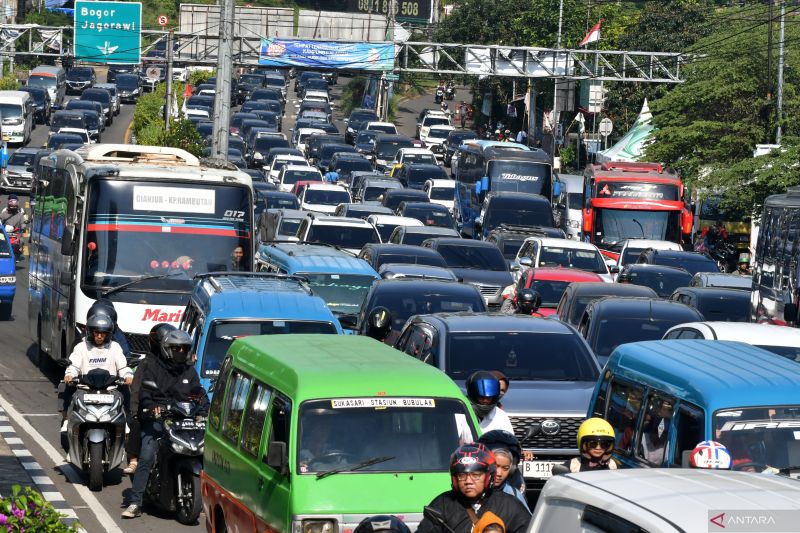 Kemacetan di Puncak karena kapasitas kendaraan berlebih