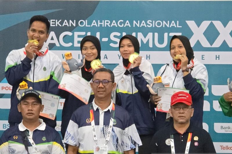 Kontingen Jabar meraih medali emas pertama PON pada cabang petanque