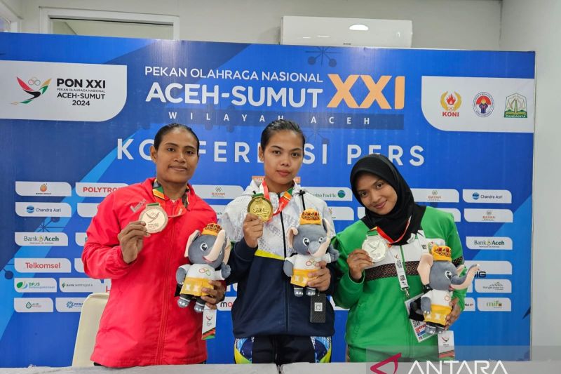 Angkat berat - Lifter Jabar Tika Rulini rebut emas kelas 63 kg putri