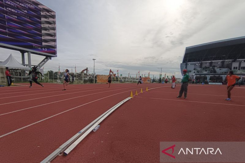 Jabar sukses mempertahankan emas estafet putri 4x100 meter