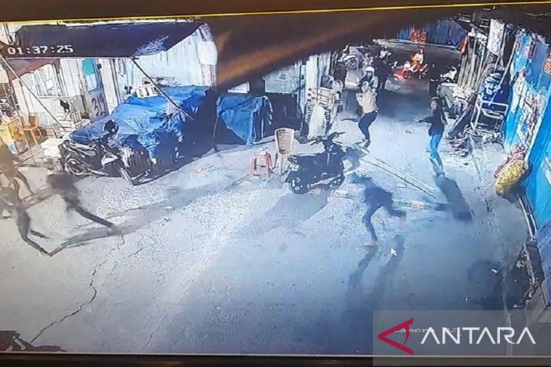 Komplotan anggota geng motor serang Pasar Cibadak