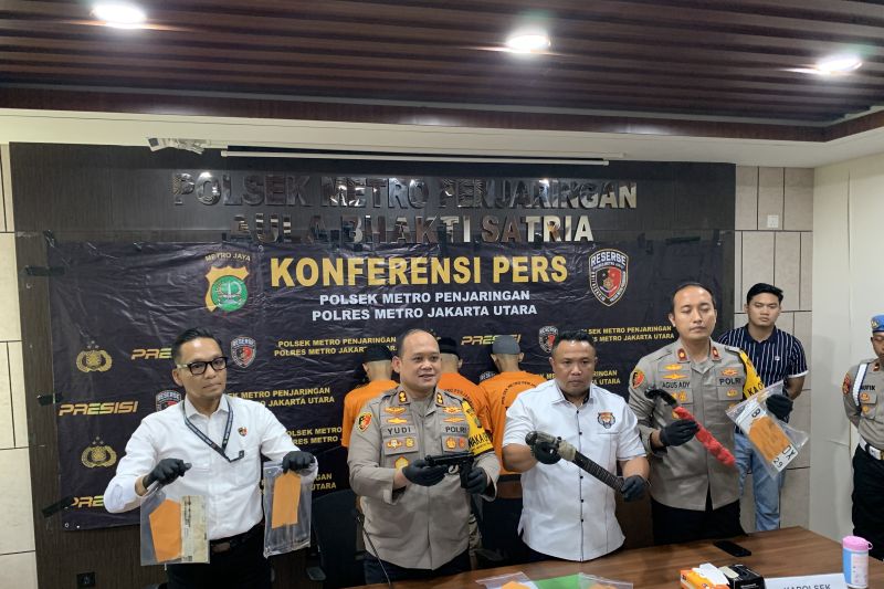 Polisi Tangkap Empat Pelaku Pencurian Motor Bersenjata Di Pik Antara