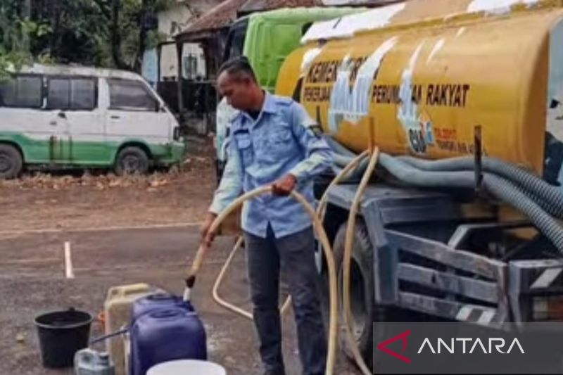 BPBD masih distribusikan air ke sejumlah kecamatan terdampak