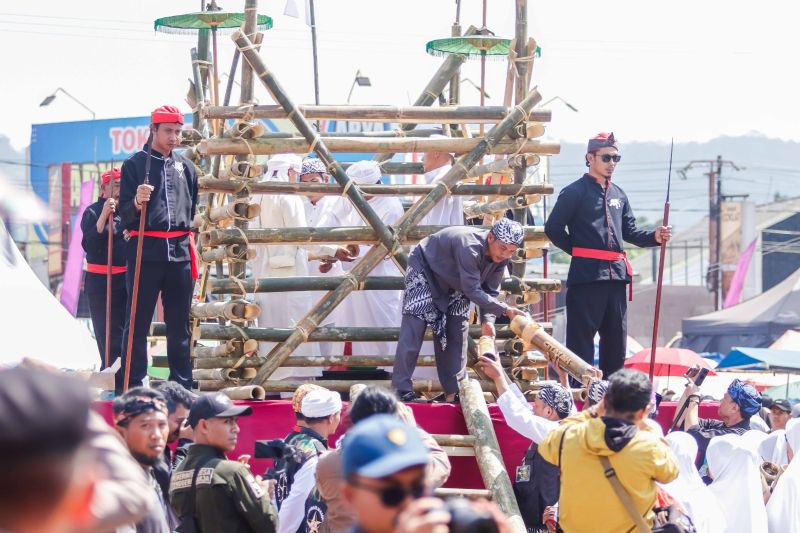 Tradisi Nyangku harus dilestarikan dan berkembang, sebut Pj Bupati Ciamis