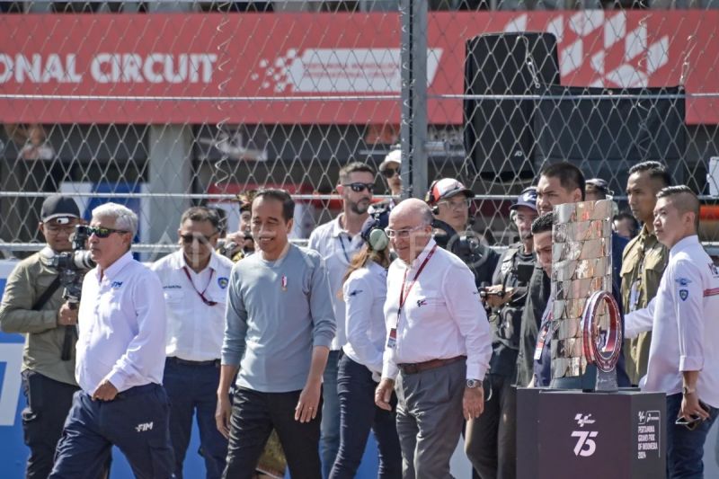 Presiden Jokowi nonton MotoGP Mandalika 2024