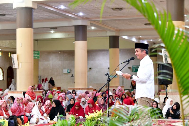 Pj Gubernur Jabar berpesan agar teladani Rasulullah termasuk dalam ekonomi