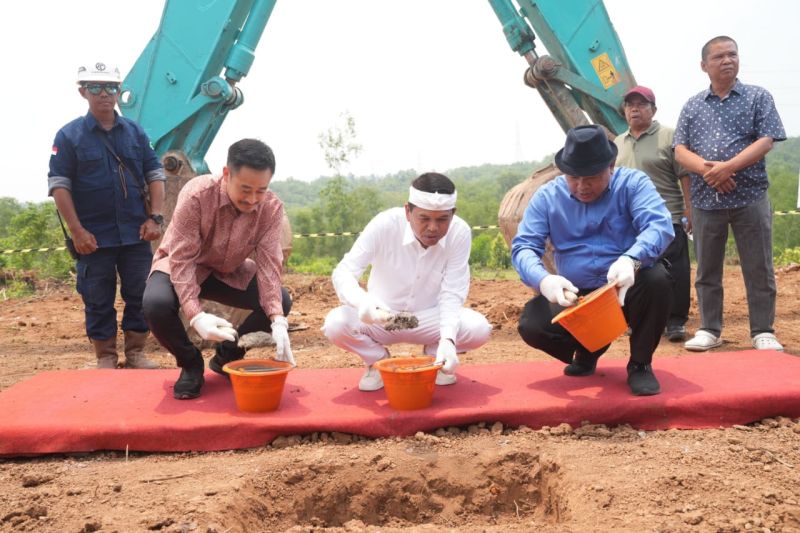 Dedi Mulyadi mencanangkan pengelolaan sampah dan limbah B3 di daerah