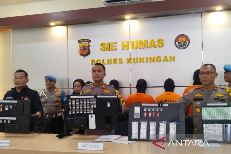 Polres Kuningan ringkus 8 pelaku narkoba termasuk tiga residivis